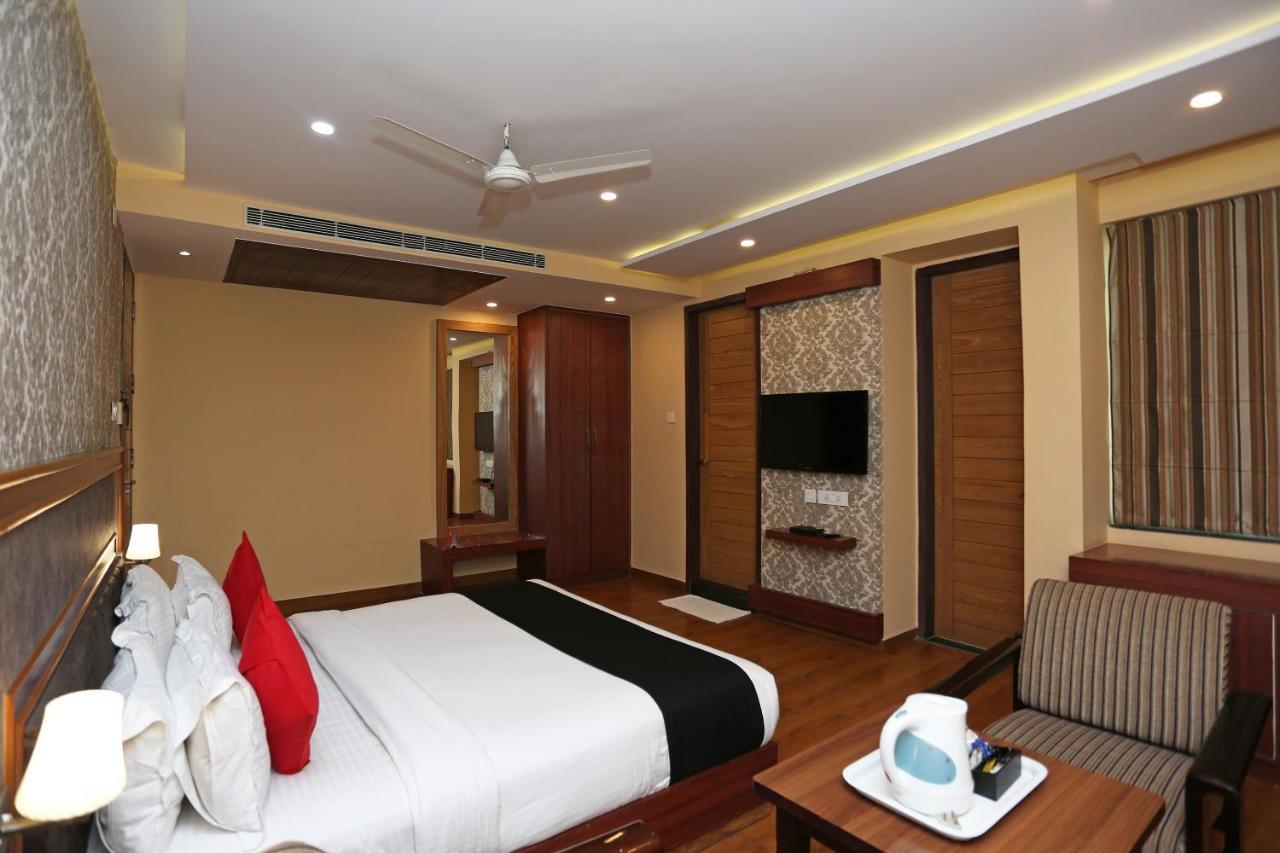 Capital O 4535 Hotel Uma Palace Varanasi Exterior photo