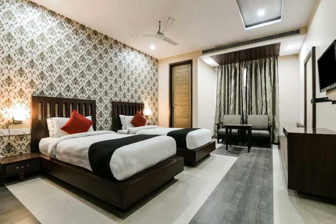Capital O 4535 Hotel Uma Palace Varanasi Exterior photo
